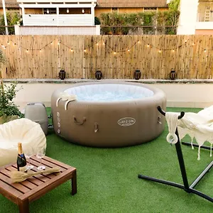 Apulialux Penthouse & Garden Con Spa In Centro Bari